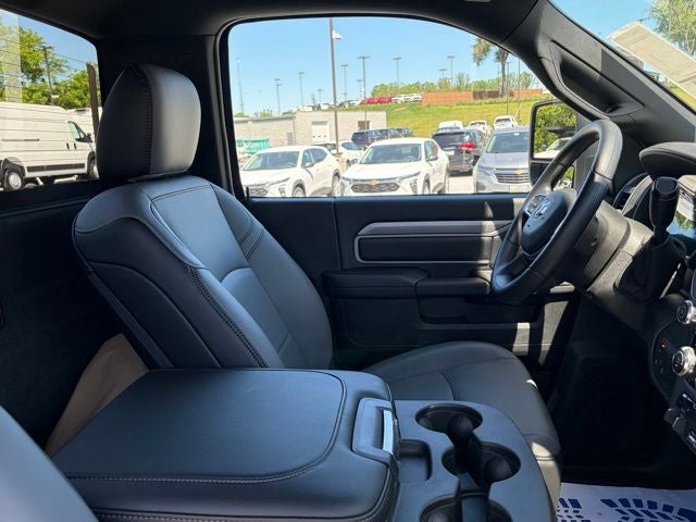 2026 RAM Ram 5500 Chassis Cab RAM 5500 TRADESMAN CHASSIS REGULAR CAB 4X4 84' CA