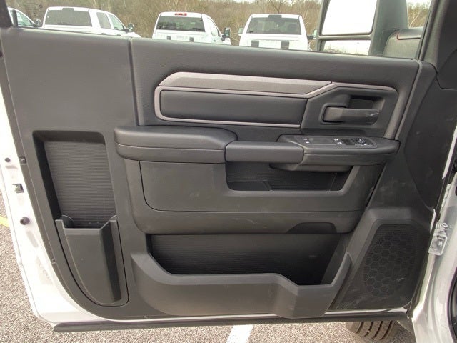 2025 RAM Ram 5500 Chassis Cab RAM 5500 TRADESMAN CHASSIS REGULAR CAB 4X4 84' CA