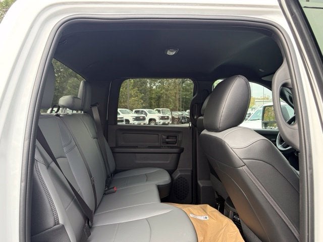 2027 RAM Ram 5500 Chassis Cab RAM 5500 TRADESMAN CHASSIS CREW CAB 4X4 84' CA