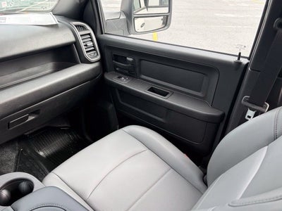 2027 RAM Ram 5500 Chassis Cab RAM 5500 TRADESMAN CHASSIS CREW CAB 4X4 84' CA