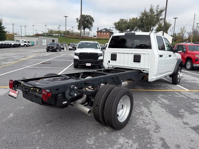 2027 RAM Ram 5500 Chassis Cab RAM 5500 TRADESMAN CHASSIS CREW CAB 4X4 84' CA