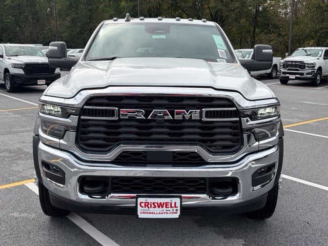 2027 RAM Ram 5500 Chassis Cab RAM 5500 TRADESMAN CHASSIS CREW CAB 4X4 84' CA