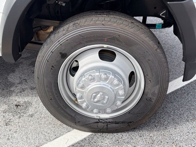 2027 RAM Ram 5500 Chassis Cab RAM 5500 TRADESMAN CHASSIS CREW CAB 4X4 84' CA