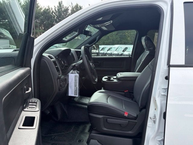 2027 RAM Ram 5500 Chassis Cab RAM 5500 TRADESMAN CHASSIS CREW CAB 4X4 84' CA