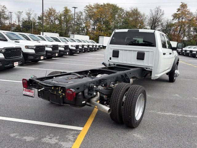 2027 RAM Ram 5500 Chassis Cab RAM 5500 TRADESMAN CHASSIS CREW CAB 4X4 84' CA