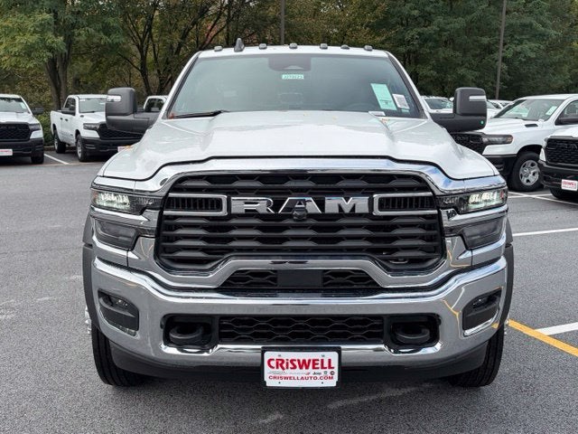 2027 RAM Ram 5500 Chassis Cab RAM 5500 TRADESMAN CHASSIS CREW CAB 4X4 84' CA