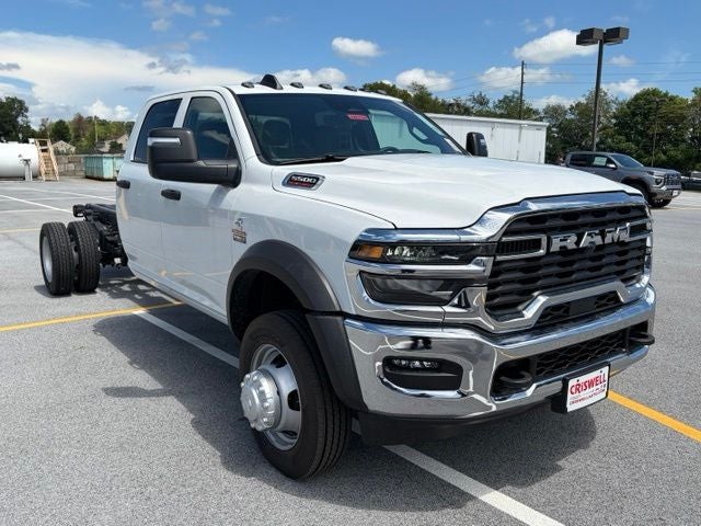 2026 RAM 5500 Chassis RAM 5500 TRADESMAN CHASSIS CREW CAB 4X4 84' CA