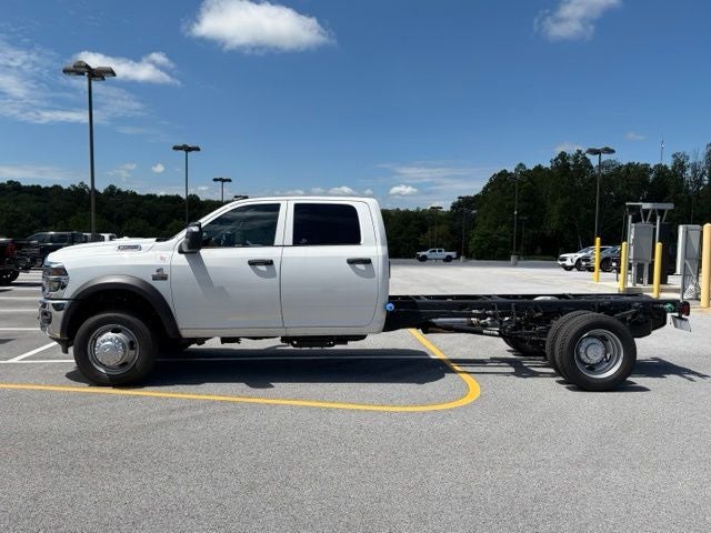 2026 RAM 5500 Chassis RAM 5500 TRADESMAN CHASSIS CREW CAB 4X4 84' CA