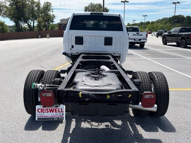 2026 RAM 5500 Chassis RAM 5500 TRADESMAN CHASSIS CREW CAB 4X4 84' CA