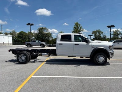 2026 RAM 5500 Chassis RAM 5500 TRADESMAN CHASSIS CREW CAB 4X4 84' CA