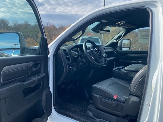 2026 RAM Ram 3500 Chassis Cab RAM 3500 TRADESMAN CHASSIS REGULAR CAB 4X2 84' CA