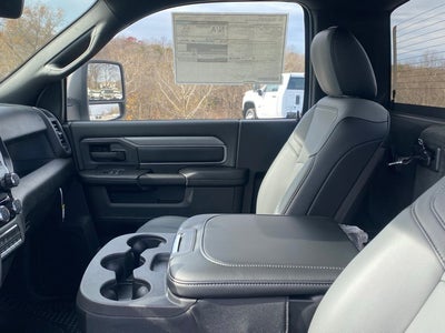 2026 RAM Ram 3500 Chassis Cab RAM 3500 TRADESMAN CHASSIS REGULAR CAB 4X2 84' CA