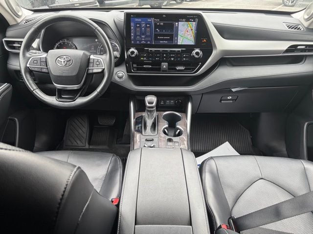 2022 Toyota Highlander Platinum